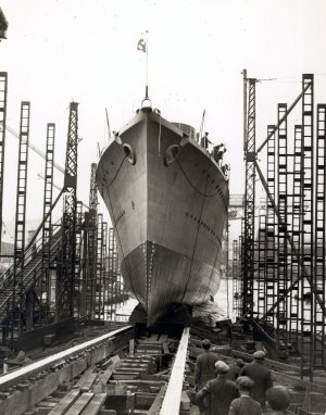 ORP Błyskawica podczas wodowania