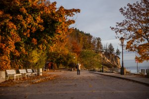 Charakterystyczny, malowniczy klif // fot. Karol Stańczak 