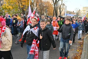 W dzielnicowej paradzie uczestniczyli uczniowie orłowskich szkół