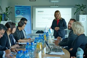 Wiceprezydentka Gdyni Oktawia Gorzeńska podczas spotkania z tajwańską delegacją w XVII LO 