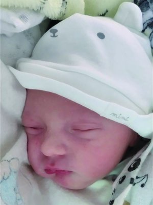 Maksymilian, 16.06., 51 cm, 2620 g