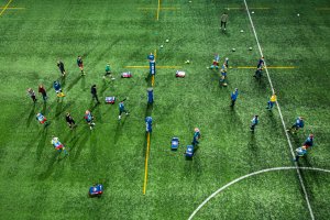 Odważny trening z rugbystami Arki // fot. Marek Sałatowski (materiały Odważni Wygrywają)