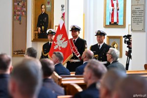 Poczet sztandarowy w Kościele Garnizonowym (fot. Magda Śliżewska)