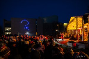 Gdyńskie mikołajki w muszli koncertowej na placu Grunwaldzkim (fot. Kamil Złoch)