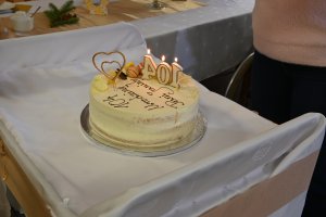Tort na 104-lecie pani Janiny Popowskiej 