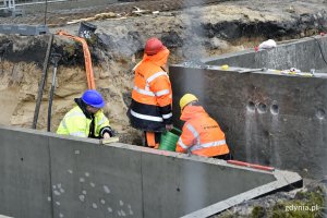 Na terenie należącym do Uniwersytetu Morskiego trwają prace rewitalizacyjne // fot. Magdalena Czernek