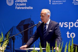 dr Zbigniew Canowiecki - przewodniczący Konwentu Gospodarczego Uczelni Fahrenheita i prezydent Pracodawców Pomorza podczas posiedzenia Konwentu Gospodarczego Uczelni Fahrenheita // fot. Krzysztof Krzempek/Politechnika Gdańska