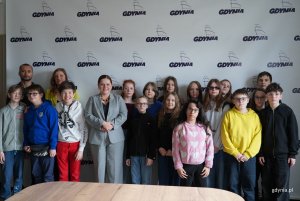 Wsp&oacute;lne zdjęcie w sali 112 (fot. Magdalena Starnawska)