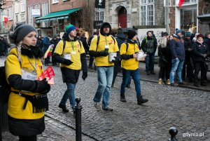 Wolontariusze kwestujący na ulicach Gdańska // fot. Karol Stańczak
