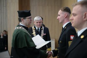 Gala wręczenia dyplom&oacute;w AMW (fot. Krzysztof Miłosz / Akademia Marynarki Wojennej w Gdyni)