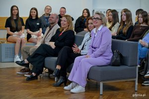 Od lewej: Ireneusz Trojanowicz &ndash; wiceprzewodniczący Rady Miasta Gdyni, wiceprezydentka Gdyni Oktawia Gorzeńska, reprezentantka Pomorskiego Kuratorium Oświaty oraz radna miasta Agnieszka Tokarska podczas kongresu &bdquo;Zdrowe Głowy&rdquo; 