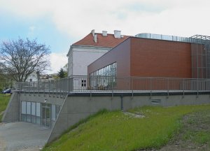 Nowoczesna hala sportowa przy VI Liceum Ogólnokształcącym została uznana za budowę Roku 2016 fot. Michał Kowalski