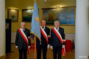 Poczet sztandarowy Związku Sybirak&oacute;w podczas spotkania świątecznego kombatant&oacute;w i os&oacute;b represjonowanych 