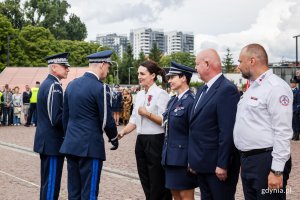 Srebrnym Medalem za Zasługi dla Policji została uhonorowana wojewoda pomorska Beata Rutkiewicz (fot. Karol Stańczak)