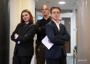 Gotowi do działania. Komisja skrutacyjna w składzie (od lewej): Kamil Pałka, Marcel Biały i Maciej Wyszyński (przewodniczący)