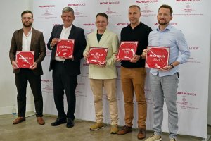 Restauratorzy, kt&oacute;rzy zdobyli rekomendacje przewodnika Michelin 2026 z plakietami 