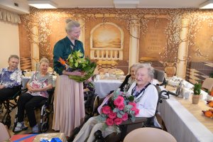 Pani Janina pomimo 104 lat, nadal tryska energią i dobrym humorem