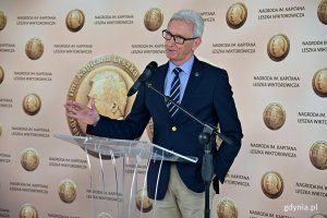 Waldemar Heflich z Press Clubu Polska podczas gali wręczenia Nagrody im. Kapitana Leszka Wiktorowicza