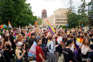 Uczestnicy przemarszu w ramach X Trójmiejskiego Marszu Równości ulicami Gdańska (fot. Mirosław Pieślak)