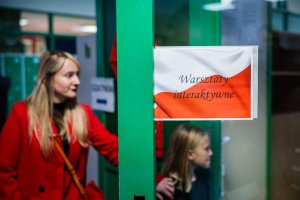 Warsztaty rodzinne w ramach capstrzyków odbyły się w Szkole Podstawowej nr 48 (fot. Karol Stańczak)