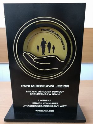 Nagrody wręczał dowódca WOT gen. dywizji Wiesław Kukuła 
