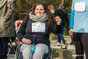 Zawodniczka oczekuje na rozpoczęcie biegu