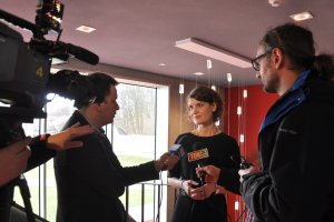 Wiceprezydent Gdyni Katarzyna Gruszecka Spychała udziela wywiadu podczas konferencji nt. projektu „NORDA – Północny Biegun Wzrostu” / fot. Dorota Nelke