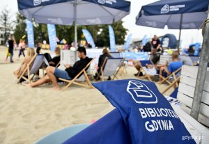 Przystań Książki na plaży w Śródmieściu, fot. Kamil Złoch