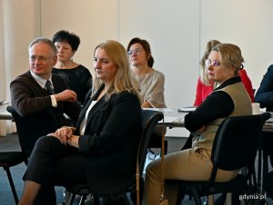 Członkowie Komisji Edukacji Związku Miast Polskich podczas obrad w Gdyni 