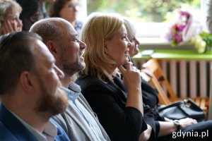 Wśród gości obecni byli m.in.: wiceprezydentka Gdyni Oktawia Gorzeńska, wiceprzewodniczący Rady Miasta Gdyni Ireneusz Trojanowicz, radny Łukasz Strzałkowski i naczelniczka Wydziału Edukacji Iwona Tanewska