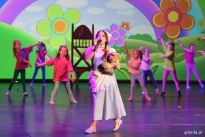 Koncert „Sekrety Zimowego Wiatru” w wykonaniu młodzieży z gdyńskiego MDK'u na scenie Teatru Muzycznego w Gdyni (fot. Katarzyna Balcerzak)