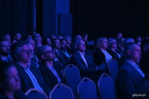 Uczestnicy konferencji podsumowującej zakończenie dw&oacute;ch inwestycji w Porcie Gdynia