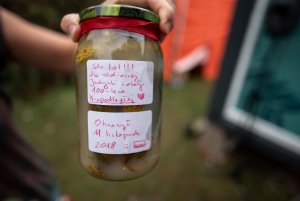 Plenerowe studia Polskiego Radia nadają z Gdyni przed „Lato z Radiem Festiwal”, fot. Dawid Linkowski