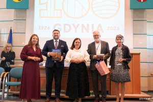 Grupa os&oacute;b