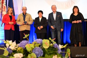 Uroczystość wręczenia odznak honorowych w Sali Koncertowej Portu Gdynia w ramach gdyńskich obchodów 45. rocznicy zakończenia strajków i podpisania porozumień sierpniowych (fot. Michał Puszczewicz)