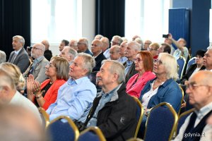 Uroczystość wręczenia odznak honorowych w Sali Koncertowej Portu Gdynia w ramach gdyńskich obchodów 45. rocznicy zakończenia strajków i podpisania porozumień sierpniowych (fot. Michał Puszczewicz)