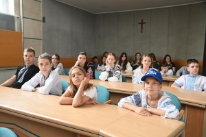 Dzieci i młodzież z Ukrainy z wizytą w gdyńskim magistracie (Fot. Zygmunt Gołąb)