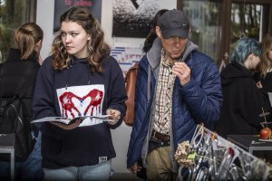 Wernisaż biennale w Galerii Debiut. Uczestnicy i plakaty