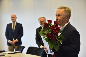 Marian Deręgowski przechodzi na emeryturę i żegna się z gdyńską kadrą edukacyjną // fot. Sławomir Okoń 