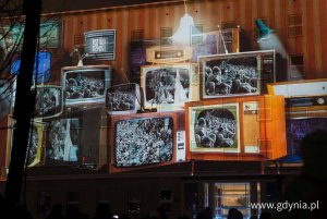 Mapping 3D na fasadzie Urzędu Miasta Gdyni - &bdquo;Zaczęło się od morza. Baśniowa opowieść o Gdyni&rdquo; (fot. Paweł Budziński)