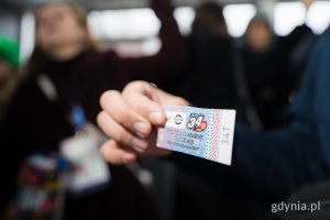 Pamiątkowe bilety rozdawana w trolejbusach linii 34T