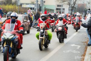 Przejazd przez Gdynię w ramach 23. edycji akcji &bdquo;Mikołaje na motocyklach&rdquo; (fot. Paweł Budziński)