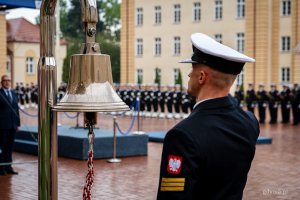 Uroczystość promocji na stopnie oficerskie dla absolwentów kursów oficerskich na Akademii Marynarki Wojennej w Gdyni (fot. Kamil Złoch)