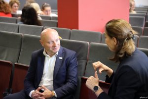 Tomasz Gałązka, dyrektor zarządzający ds. inwestycji Urzędu Miasta Gdyni podczas warsztat&oacute;w z AAC