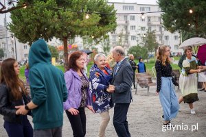 Miejska potańcówka międzypokoleniowa na otwarcie Parku Centralnego w Gdyni, fot. Mirosław Pieślak