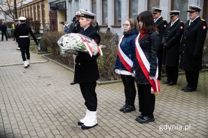 Złożenie wieńców w dniu pamięci o żołnierzach wyklętych, fot. Michał Sałata