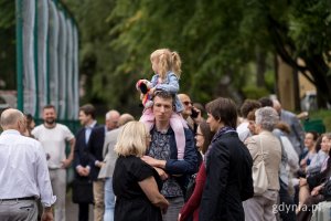 Zdj. grupowe uczestników uroczystości