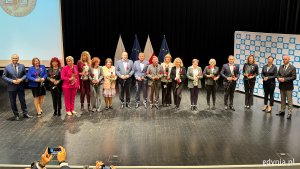 Osoby uhonorowane podczas Wojewódzkiej Uroczystości z okazji Dnia Edukacji Narodowej 2025 (fot. Katarzyna Balcerzak)