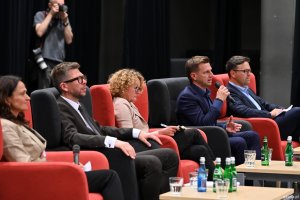 Na pytania odpowiadali m.in. prezydentka Sopotu Magdalena Czarzyńska-Jachim i Michał Glaser, prezes OMGGS i członkowie stowarzyszenia