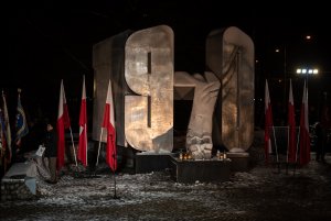 Obchody przy pomniku Ofiar Grudnia '70 w Gdyni, fot. Dawid Linkowski